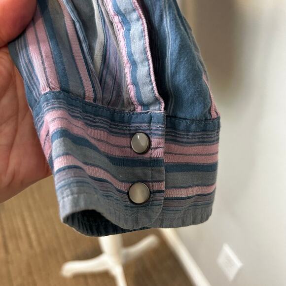 The North Face women's organic cotton striped snap button down 3/4 sleeve size M - Picture 5 of 14